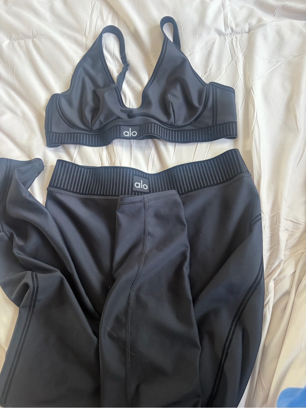 Alo Black Sports Bra & Leggings Set